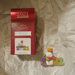 2021 Hallmark Keepsake Ornament Sweet Decade